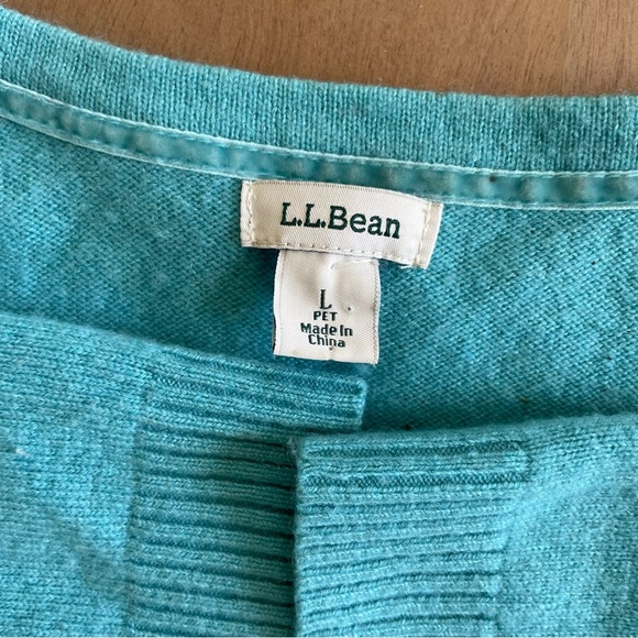 L.L. Bean Women's 100% Cashmere Classic Crew Neck Turquoise Sweater - Picture 3 of 8
